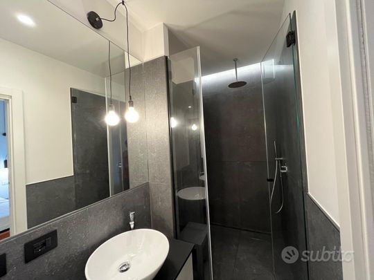 Stanza matrimoniale con balcone e bagno privato - Photo 1
