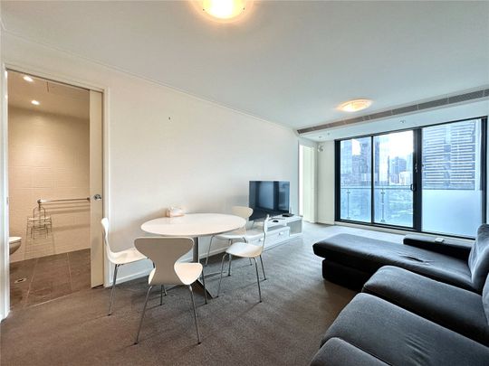 2500/180 City Road - Photo 1