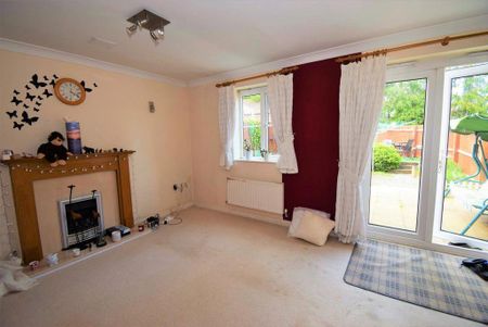 4 bedroom semi-detached house to rent - Photo 5