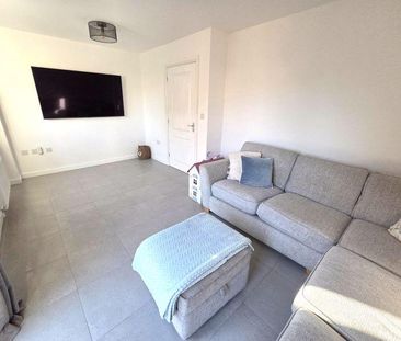 3 bedroom detached house to rent - Photo 3