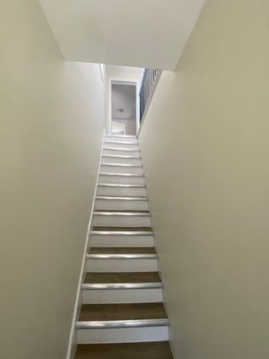 219 Montreal Street - Upper Unit, 2 bed, 1 bath - Photo 1