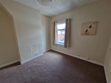 2 bedroom terraced house to rent - Photo 4