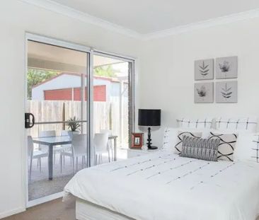 Spacious Lowset Brick Family Home Northgate - Photo 5