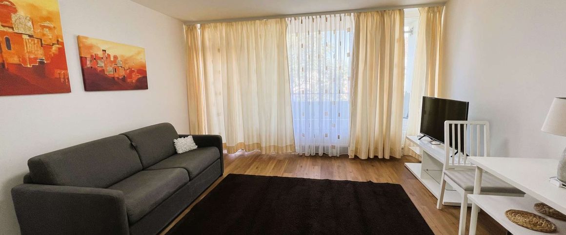 !!! Voll möblierte, sanierte, superhelle 1-Zi-Wohnung in Top-Lage !!! - Foto 1