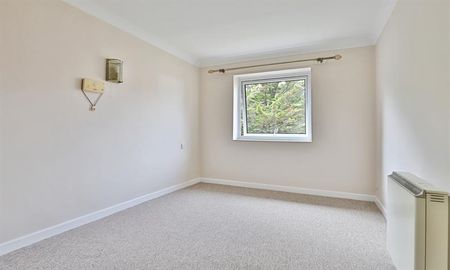 Homeoaks House, Wimborne Road - Photo 3