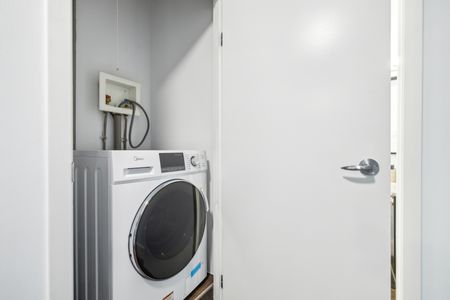 Chic Inner City Living In Mission | Fully Furnished Apartment - Photo 2