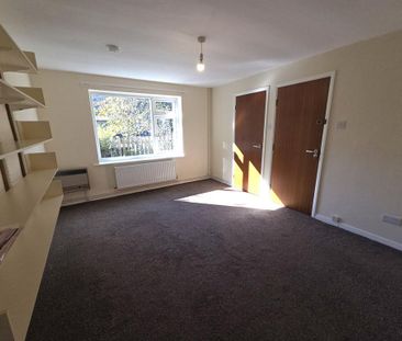 4 bedroom detached house to rent - Photo 2