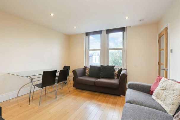 4 bedroom flat to rent - Photo 1