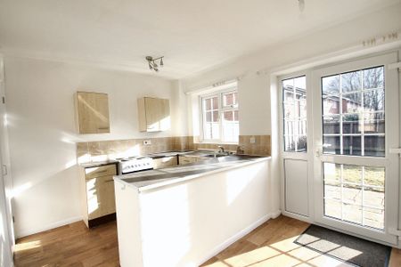 2 bed house to rent in Ryburn Close, Taunton, TA1 - Photo 5