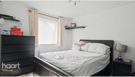 4 bedroom detached house to rent - Photo 3