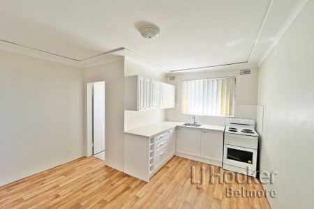 MINUTES FROM SCHOOLS & PUBLIC TRANSPORT - Photo 2