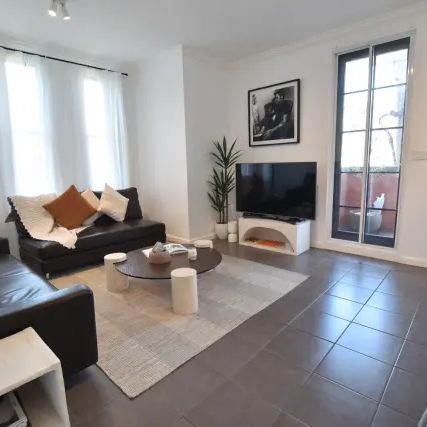 2Bedrooms, 1Bathrooms - Photo 1