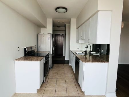 For Lease - 15 North Park Road Unit# LPH209, Vaughan, Ontario - Photo 2