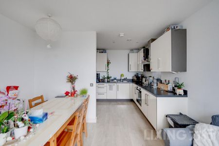 2 bedroom apartment to rent - Photo 3
