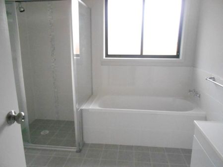 A HOME AMONG THE GUMTREES - Photo 4