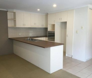 Modern Two Bedroom Villa - Photo 3