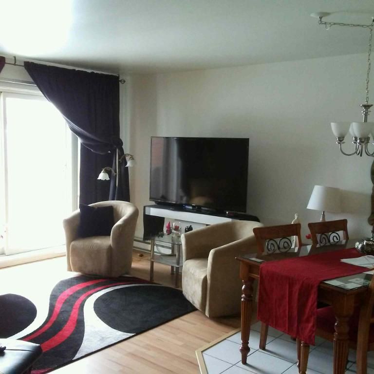 3 1/2 à partir du 1er mars, 3e étage, ascenseur, piscine quiétude, vue piscine - Photo 1