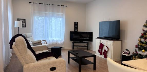 **Disponible Mars 2026** 3 chambres à coucher 2 salle de bain Appartement 5 1/2 spacieux - Photo 2