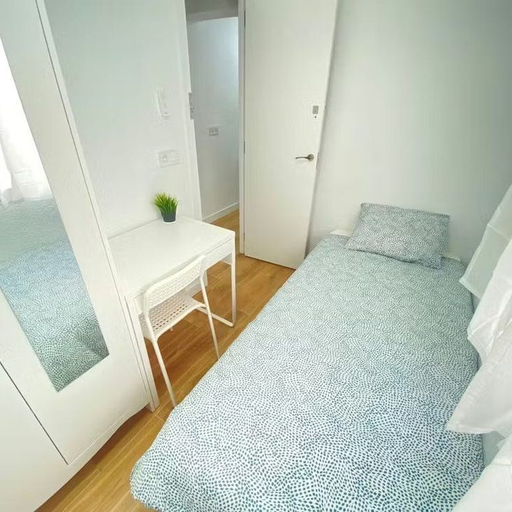 Avenida de la Albufera, Madrid, Community of Madrid 28038 - Photo 1