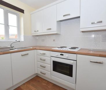 3 bedroom semi-detached house to rent - Photo 2