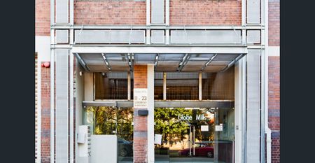 Authentic warehouse apartment & parking - Photo 4