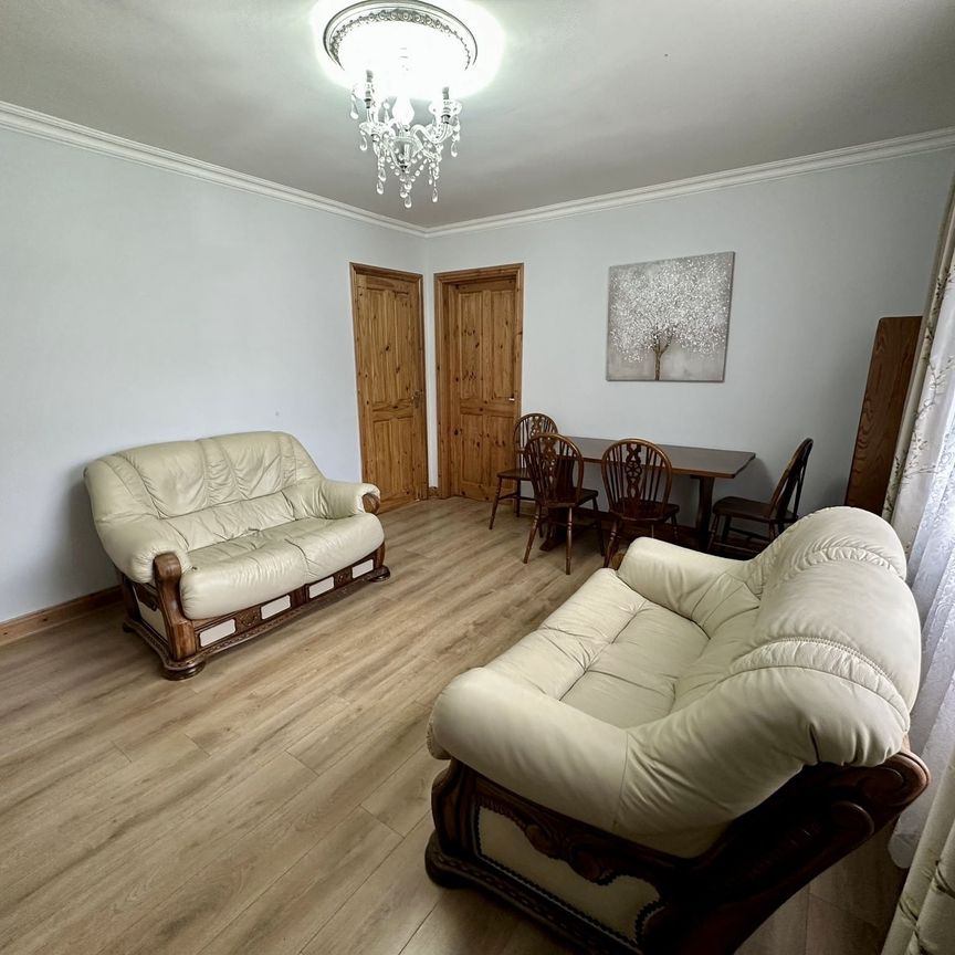 Wykebeck Avenue, Leeds - Photo 1