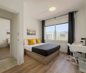 Carrer del Rosselló, Barcelona, Catalonia 08008 - Photo 4