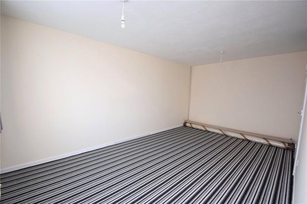 3 bedroom end of terrace house to rent - Photo 1