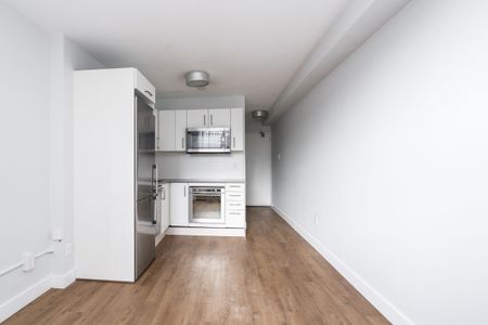 800 Richmond Street West - Photo 3