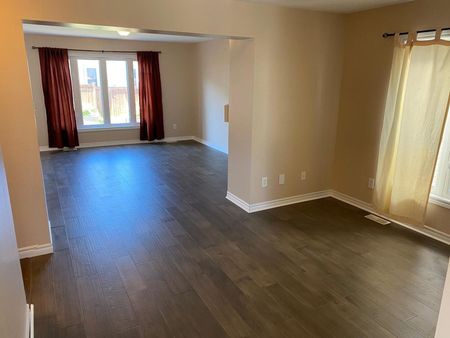 For Lease - 3225 River Rock Avenue, Barrhaven, Ontario - Photo 2