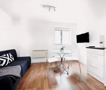 2 Bed Flat - Photo 2