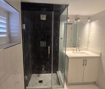 For Lease - 1078 Sawyer Avenue, Mississauga, Ontario - Photo 3