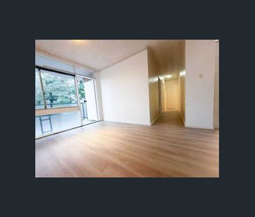 Affordable living in a great location! - Photo 2