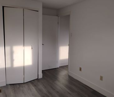 For Lease - 577 Third Street Unit# 32, London East, Ontario - Photo 2