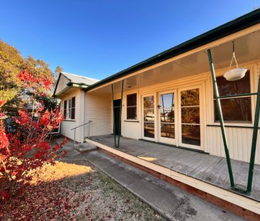 Ray White Forbes - 02 68511411 - Photo 1