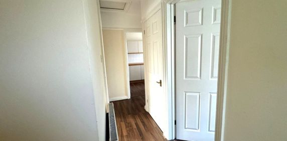 Rayners Gardens - Photo 2