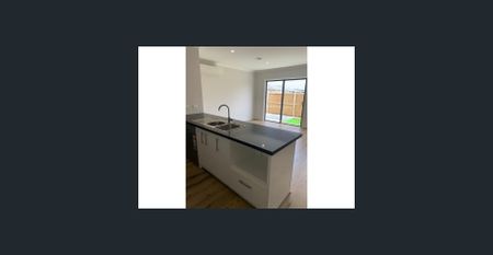 Beautiful Family Home! - Photo 5