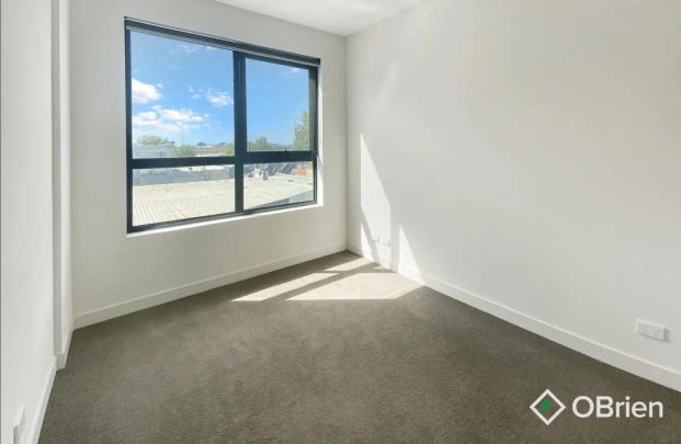 “Coastal Charm Meets City Chic – Discover Frankston's Finest” - Photo 1