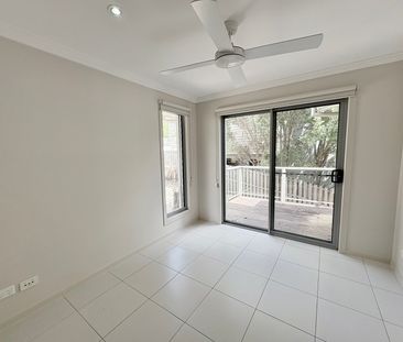 39B Diamantina Circuit, Pacific Pines QLD 4211 - House For Rent | D... - Photo 3