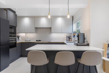 Princes Mews, Hounslow, TW3 - Photo 3