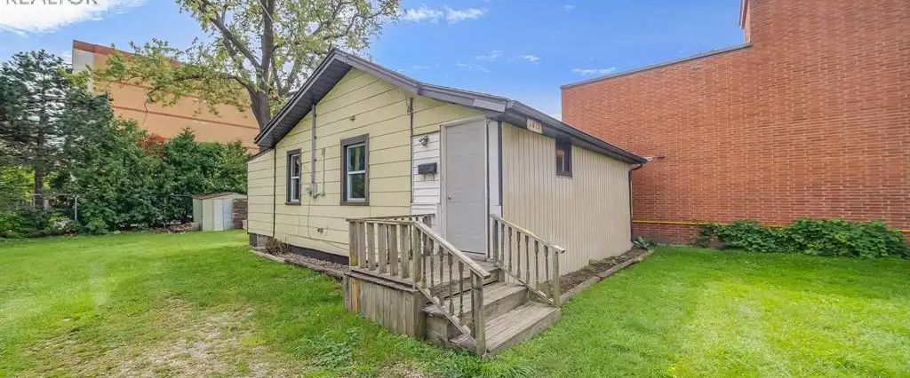 5837 TECUMSEH ROAD East — 2 Bedroom - Photo 1