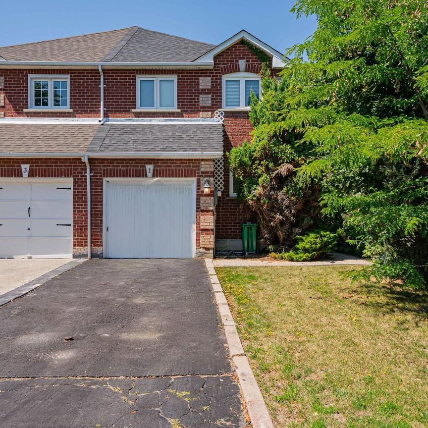 For Lease - 1 Kitto Court, Brampton, Ontario - Photo 1