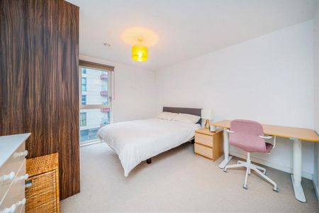 2 bedroom flat to rent - Photo 2