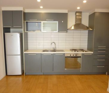 Modern 2-bedroom and 2-ensuite Apartment - Photo 6