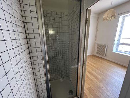 Location Appartement 3 pièces 78m² POITIERS 86000 - Photo 4