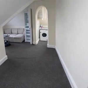 1 Bed Flat, Bromley Road, SE6 - Photo 3