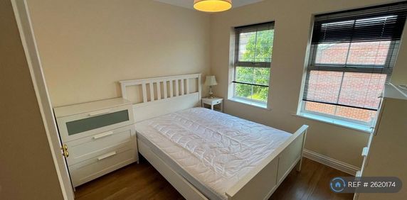 2 bedroom flat to rent - Photo 2