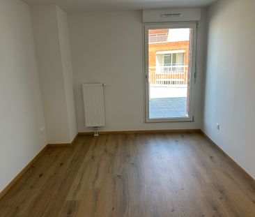 Location Appartement 2 pièces 59m² LILLE 59000 - Photo 3