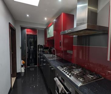 4 bedroom terraced house to rent - Photo 4