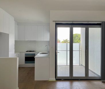 Conveniently located comfy unit! - Photo 4